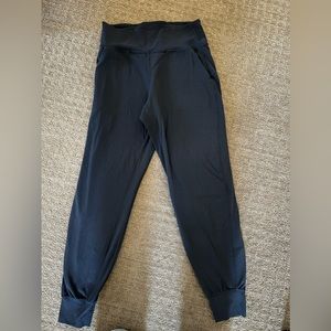 Like new lululemon Align Joggers size 8 navy blue 27” inseam